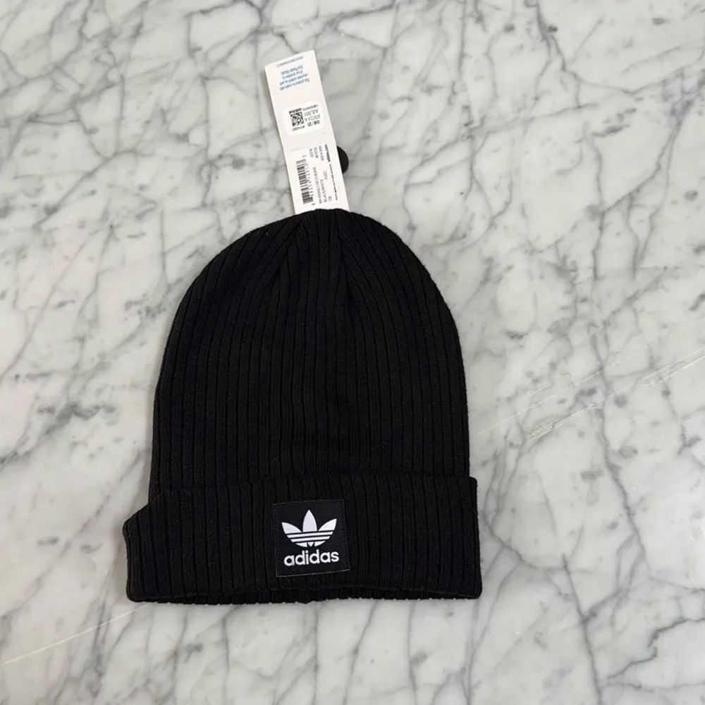 NWT Adidas Black Ribbed Beanie Womens OS